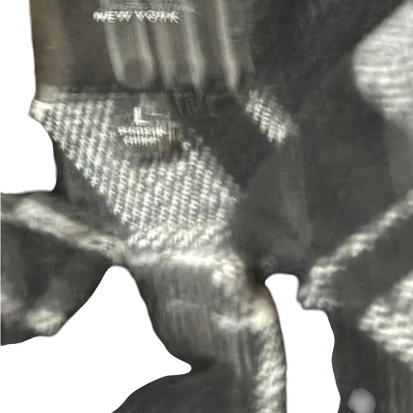 EUC OAT New York flannel sleeveless vest black and white Large - Picture 3 of 8